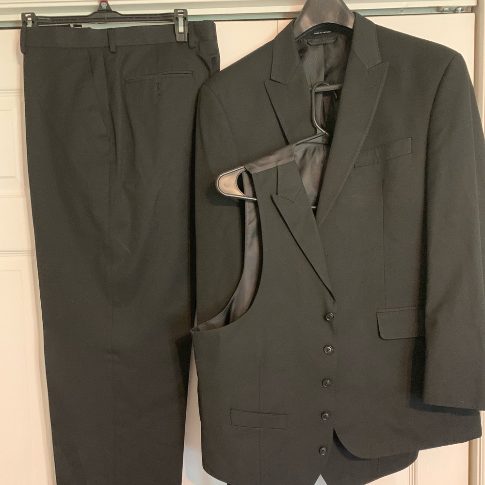 Brand: Sean John Black 3 Piece Suit